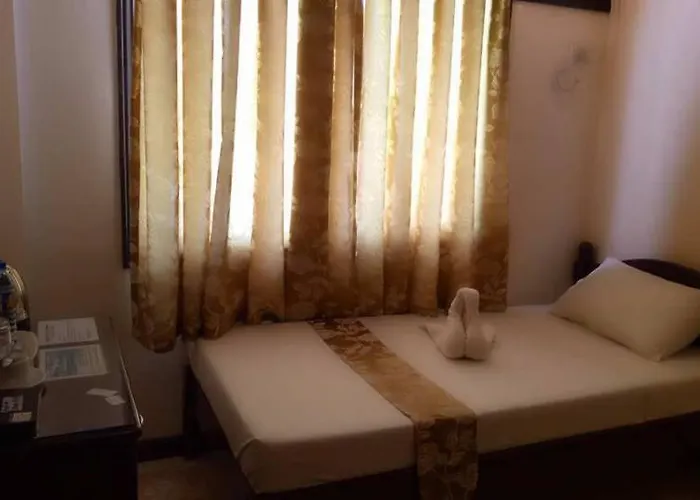 Dumdum Medical Plaza And Residences 5*